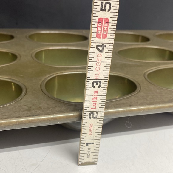 Ekco Glaco Steel Baking Pan Egg Shaped 12 Cup - Picture 17 of 17